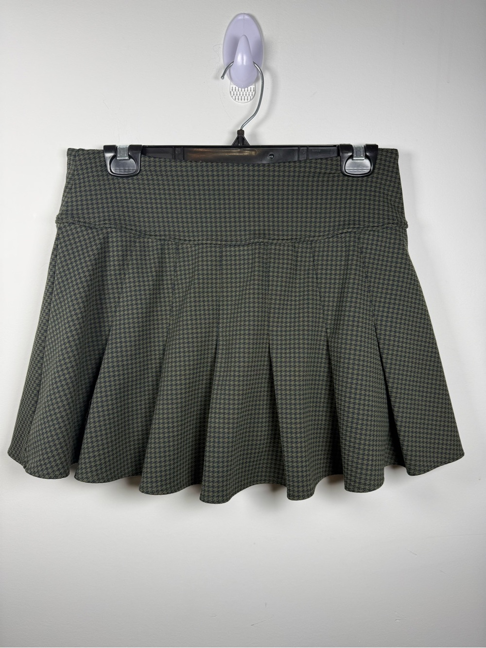 AERIE | Green Houndstooth Pleated Mini Skort Size L